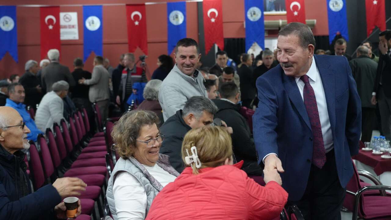 Başkan Topuz Değerlendirme Toplantısında Vatandaşlarla Bir Araya Geldi 5